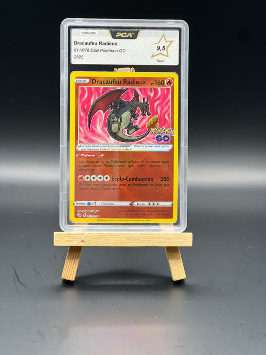 CARTE POKÉMON : DRACAUFEU RADIEUX POKEMON GO 011/078 PCA 9.5 FR